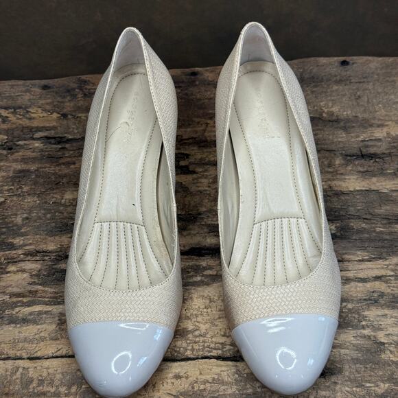 Easy Spirit Beige Cap Toe Women’s 8M Patent Leather Accent Comfort Career Heels - Picture 2 of 9